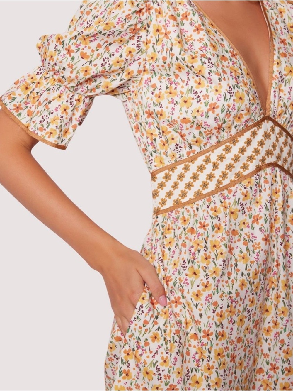 Lost + Wander Cream Floral V-Neck Puff Sleeve Dress 100% Cotton